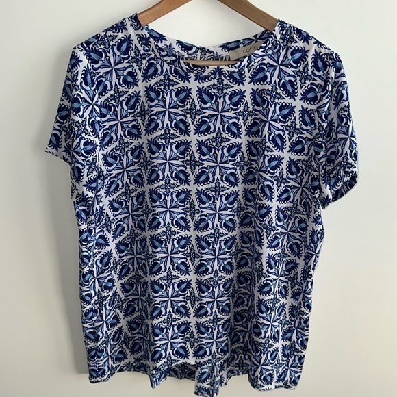 LOFT Tops - Loft Flowy Top